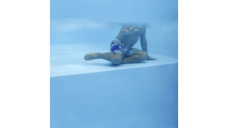 Piscine AQUA 7 x 3.75 - H.1.45 m avec plage, gris clair, fixations à sceller