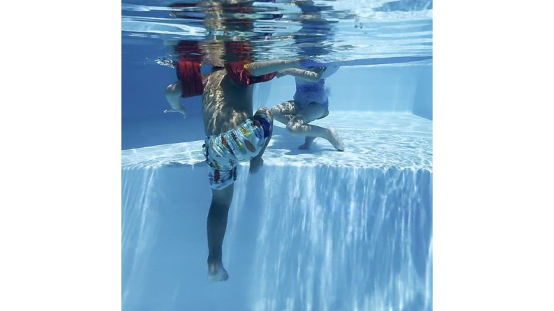 Piscine AQUA 7 x 3.75 - H.1.45 m avec plage, sable, fixations à sceller