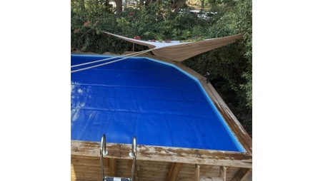 Bâche à bulles d'été 3.77 x 2.48 m pour piscine BAS7302. BAS7303