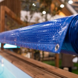 Bâche à bulles d'été 5.57 x 2.32 m pour piscine BAS7307