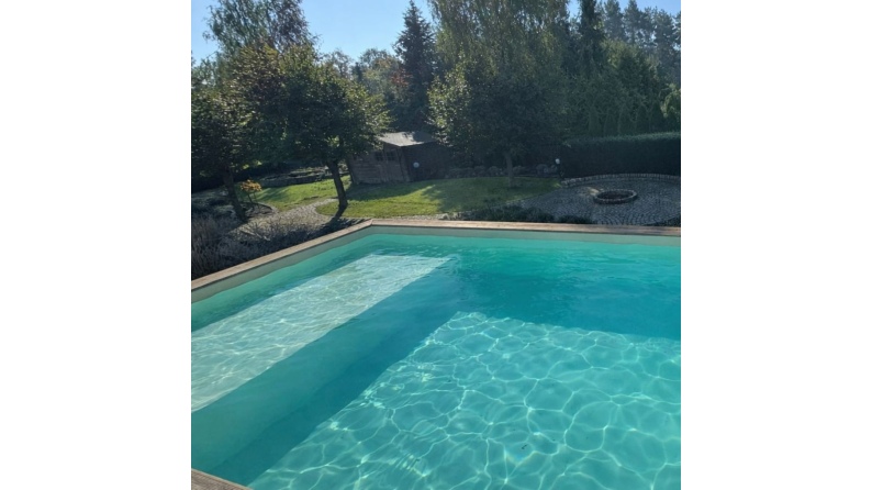 Piscine en bois AQUA 7 x 3.75 - H.1.45 m avec plage, sable, fixations à sceller