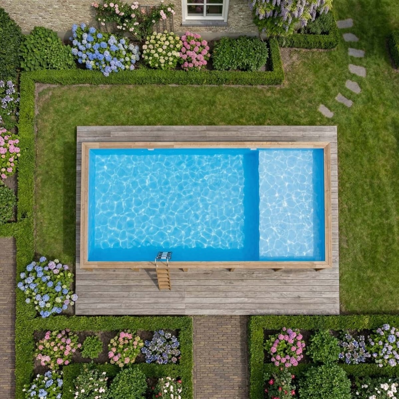 Piscine en bois AQUA 10.2 x 5.2 - H.1.45 m avec plage, bleu pâle, fixations à visser